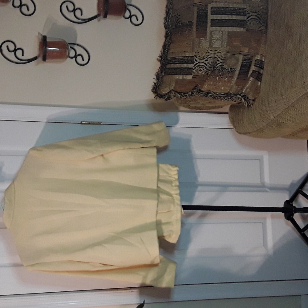 Suit - Picture 2 of 3
